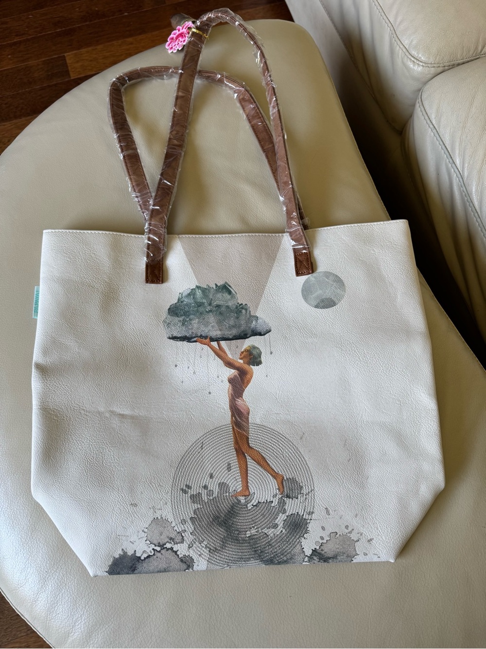 Papayaarts Tote Bag with Artistic Figure Print in White